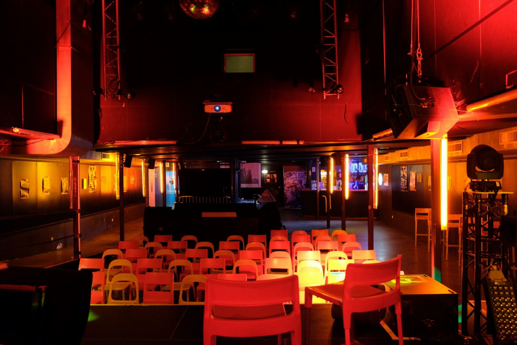 La Salle de concert (2/9)